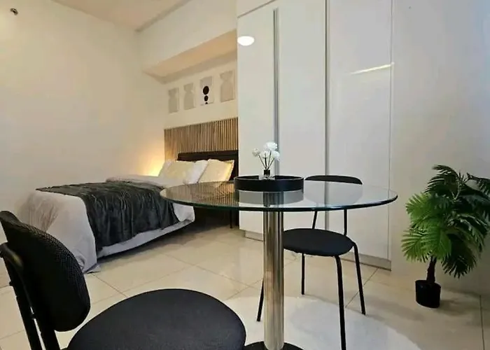 アパートホテル Calyx Residences セブ市